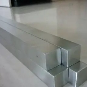 Barre en acier inoxydable austénitique 904L super faible teneur en carbone à haute teneur en nickel