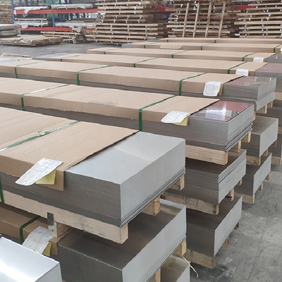Plaque d'acier inoxydable laminée à chaud haute résistance à la traction et bonne ductilité longueur et surface personnalisables