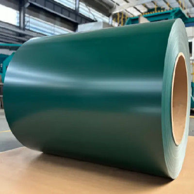 les bobines Q235, 1500mm Ppgi en acier galvanisées plongées chaudes de 0.7mm ont enduit la bobine d'une première couche de peinture en acier